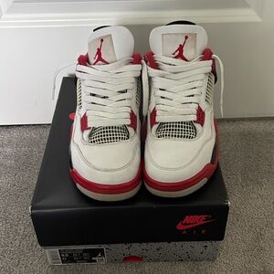 Air Jordan 4 retro sz 9.5
